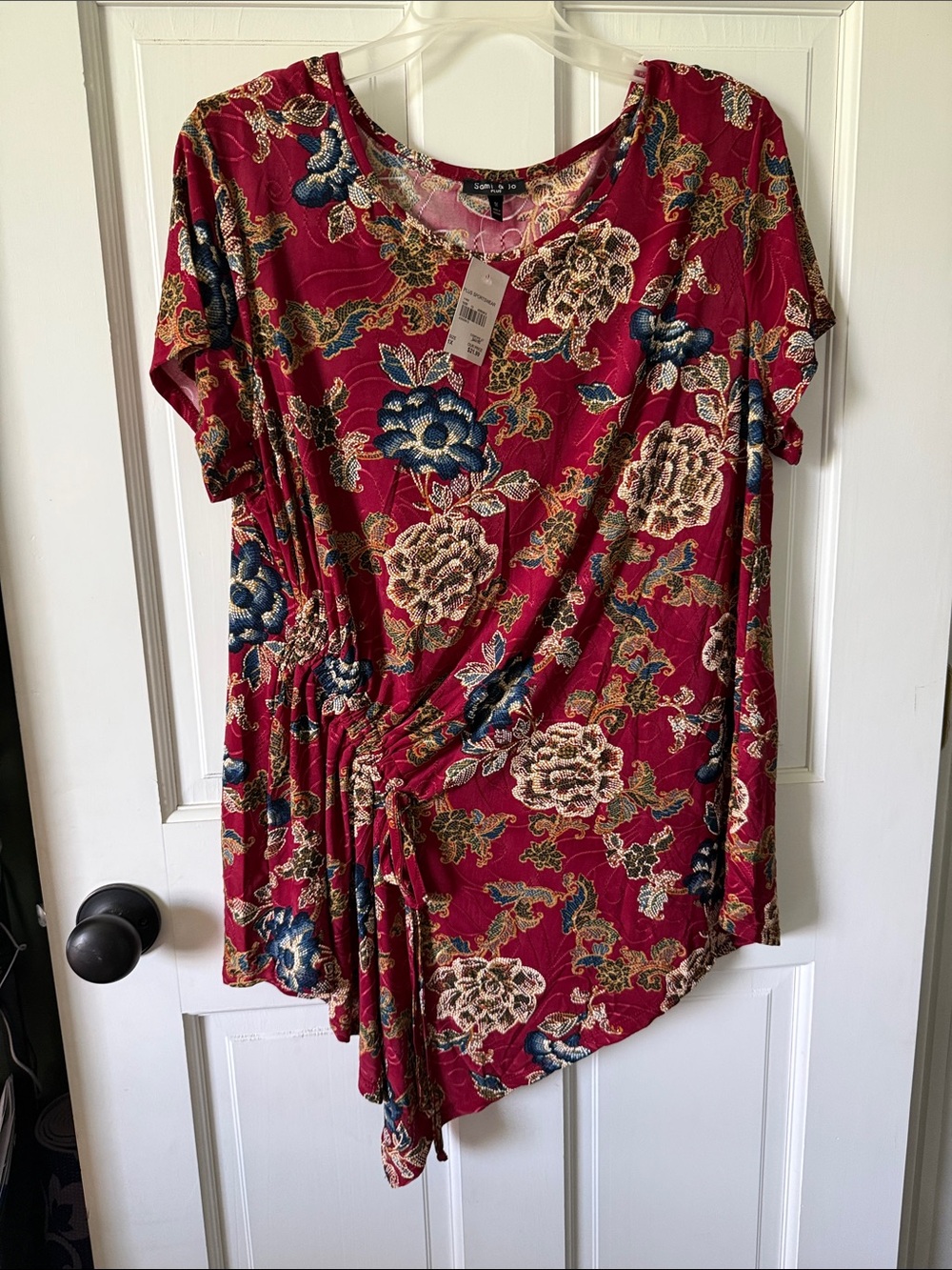 Sami & Jo Burgundy Floral Twist-Hem Top